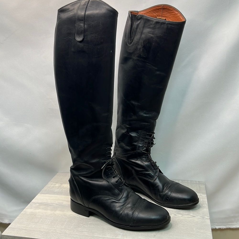 Ariat Black Leather Pull on riding Boots. Size 7 style 77501.  Genuine leather.